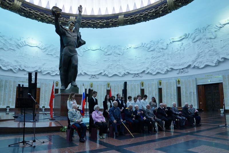 Награждение Героев Советского Союза в накануне празднования Дня Победы