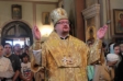 Епископ Бронницкий Игнатий совершил Божественную литургию в храме Всех Святых в Красном Селе