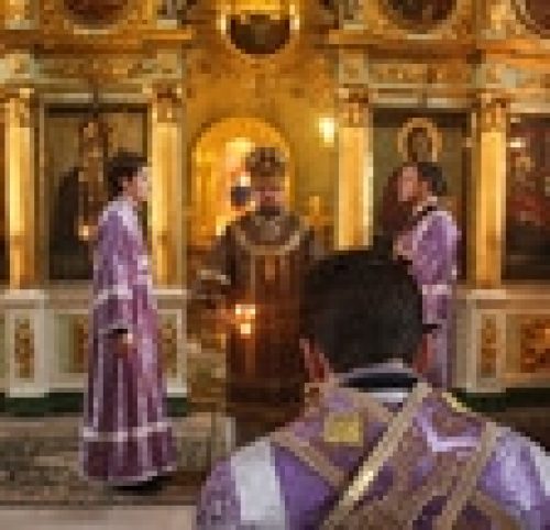 Епископ Бронницкий Игнатий совершил божественную литургию в Неделю четвертую Великого поста