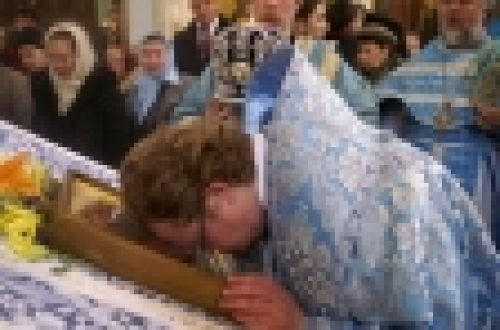 Владыка Игнатий совершил божественную литургию в храме иконы Божией Матери «Знамение» в Кунцеве
