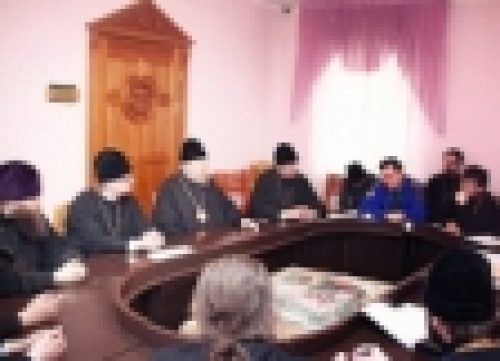 В Красноярске епископ Бронницкий Игнатий провел встречу с правящими архиереями епархий и ответственными за молодежное служение
