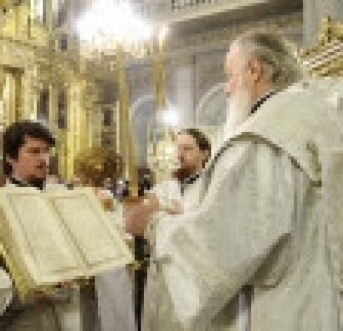 В канун праздника Крещения Господня Епископ Бронницкий Игнатий сослужил Святейшему Патриарху Кириллу за всенощном бдении в Богоявленском кафедральном соборе