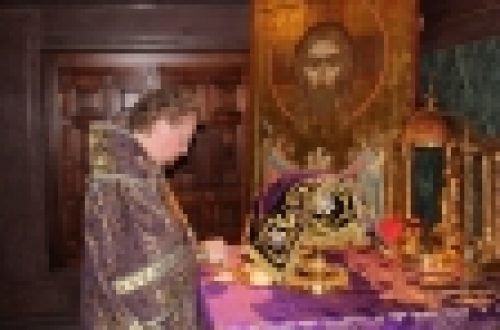 Епископ Бронницкий Игнатий совершил Божественную Литургию в Кафедральном Соборном Храме Христа Спасителя