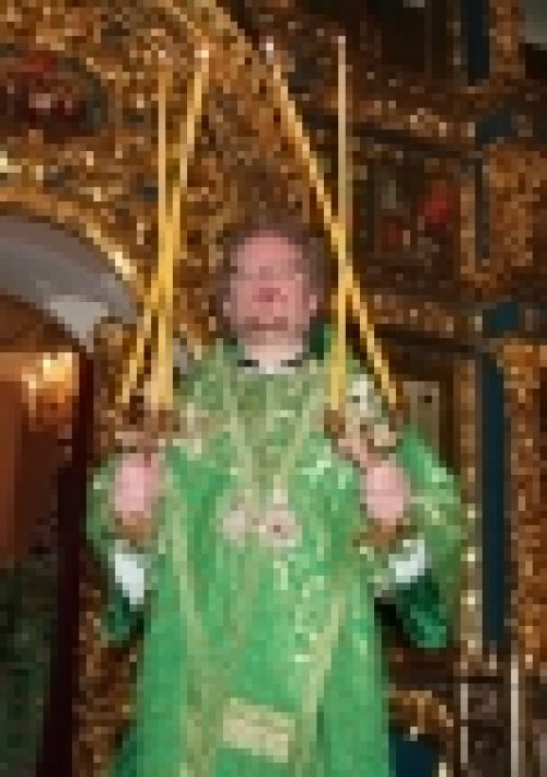 Епископ Бронницкий Игнатий совершил Божественную литургию на Крутицком Патриаршем подворье
