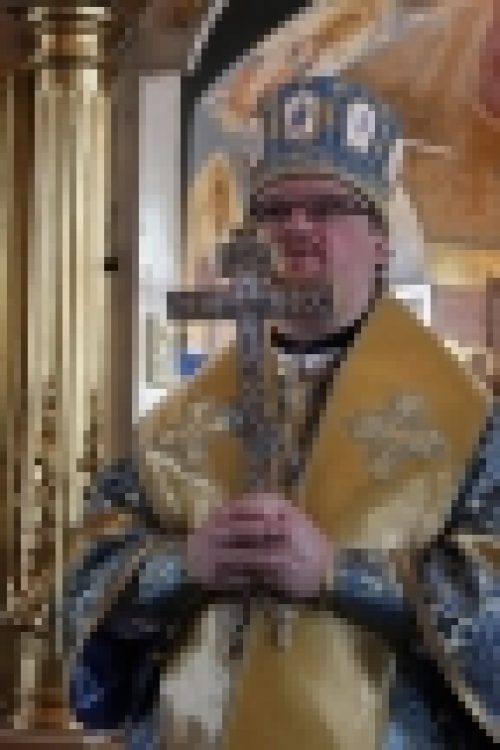 Епископ Бронницкий Игнатий совершил Божественную литургию в храме Рождества Пресвятой Богородицы в Крылатском