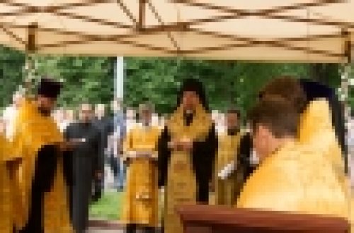 Епископ Выборгский и Приозерский Игнатий совершил чин закладки храма святого праведного Иоанна Русского в Кунцеве