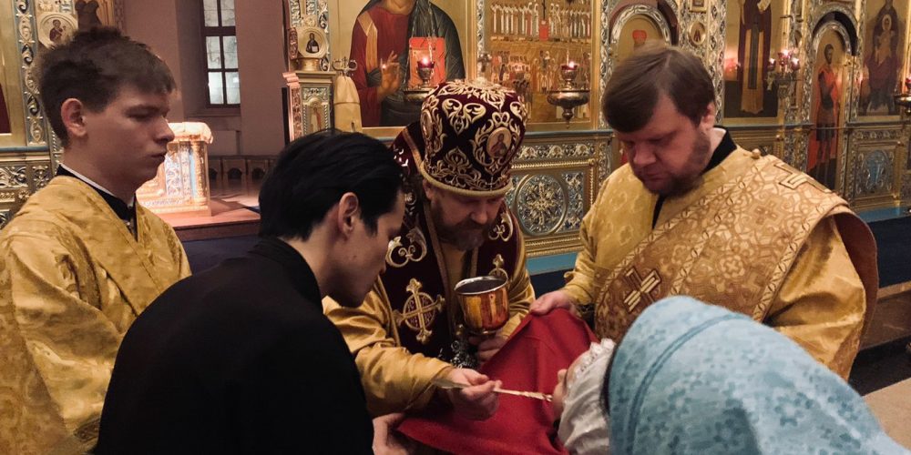 Ночную Божественную Литургию совершил епископ Фома в Георгиевском соборе