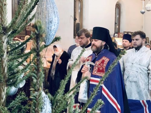 В день отдания праздника Рождества епископ Фома совершил Литургию в храме преподобного Серафима Саровского
