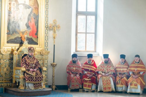 Епископ Одинцовский и Красногорский Фома совершил Литургию в Георгиевском соборе г. Одинцово