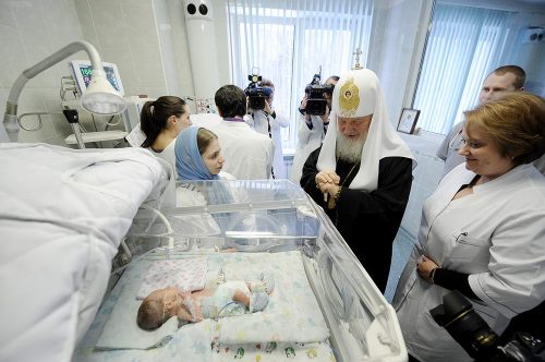 7 января 2013 года, в праздник Рождества Христова, Святейший Патриарх Московский и всея Руси Кирилл посетил родильный дом № 3 города Москвы