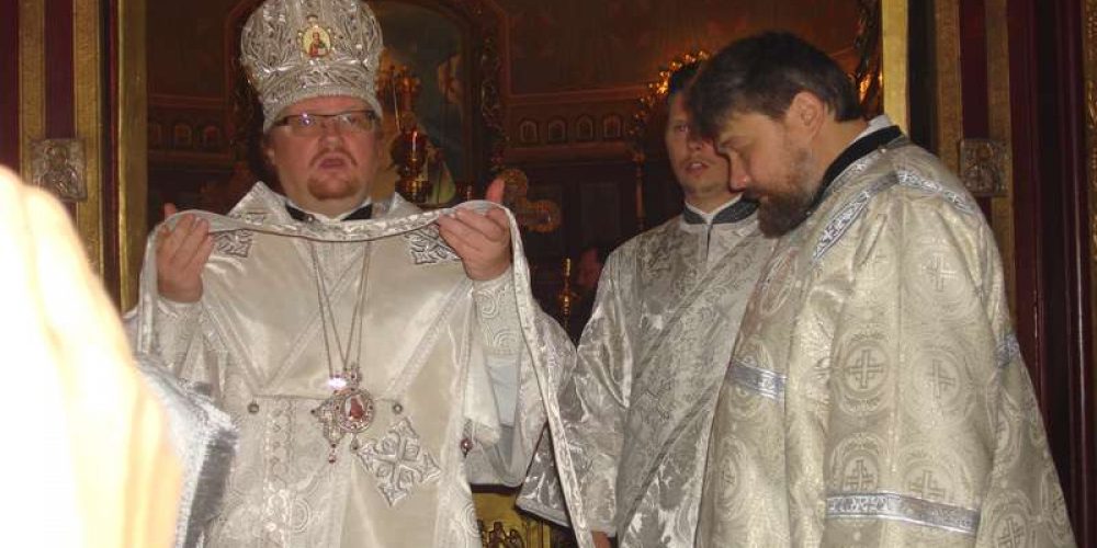 Епископ Выборгский и Приозерский Игнатий совершил Божественную литургию в храме Архангела Михаила в Тропареве
