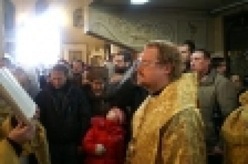 19 декабря владыка Игнатий совершил Божественную литургию в храме святителя Николая в Бирюлево