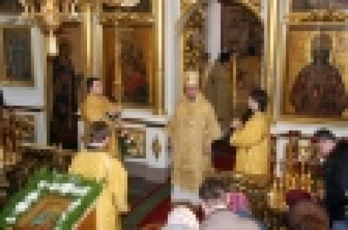 Епископ Бронницкий Игнатий возглавил Божественную литургию в Храме Рождества Иоанна Предтечи в Ивановском