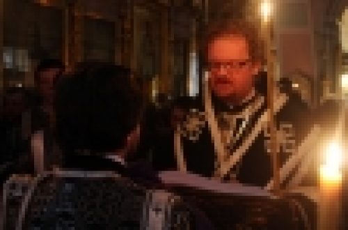 Епископ Бронницкий Игнатий совершил вечерню с акафистом Страстям Христовых в храме Рождества Иоанна Предтечи на Пресне