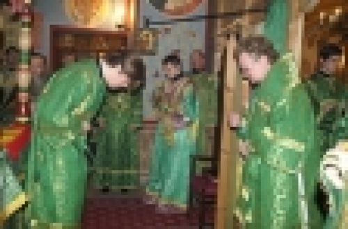 Епископ Бронницкий Игнатий совершил божественную литургию в храме прп. Феодора Студита