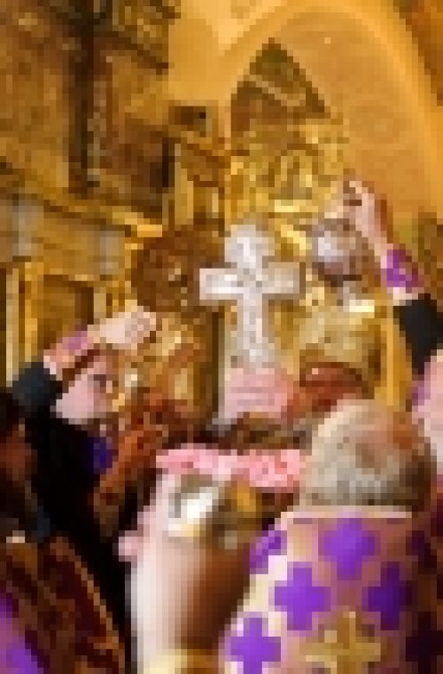 В канун праздника Воздвижение Честного и Животворящего Креста Господня епископ Бронницкий Игнатий совершил Всенощное бдение в храме Рождества Иоанна Предтечи на Пресне