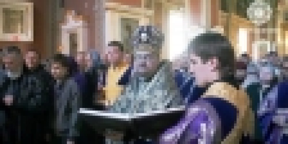 Видеосюжет о служение в Великий Четверг епископа Выборгского и Приозерского Игнатия: чин омовения ног