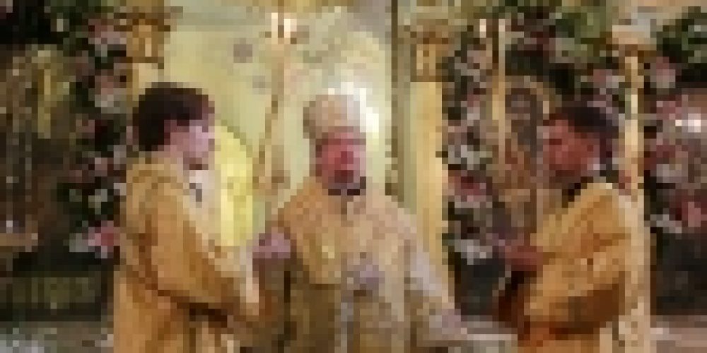 Епископ Выборгский и Приозерский Игнатий совершил Божественную литургию в храме Рождества Иоанна Предтечи на Пресне