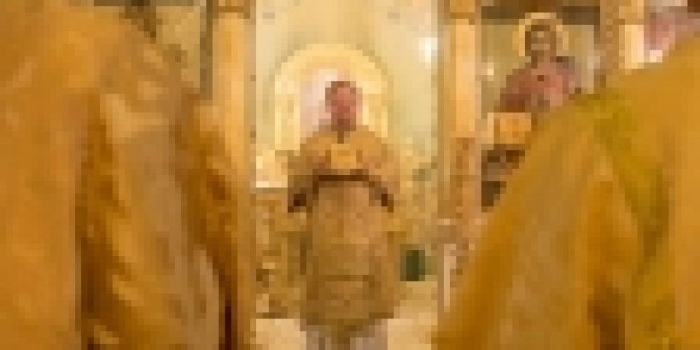 В Неделю 21-ю по Пятидесятнице епископ Выборгский и Приозерский Игнатий совершил Божественную литургию в храме Рождества Иоанна Предтечи на Пресне.
