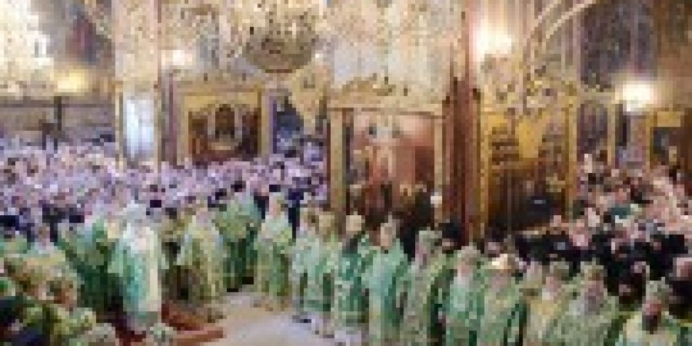 Предстоятель Русской Православной Церкви совершил Литургию в Успенском соборе Троице-Сергиевой лавры