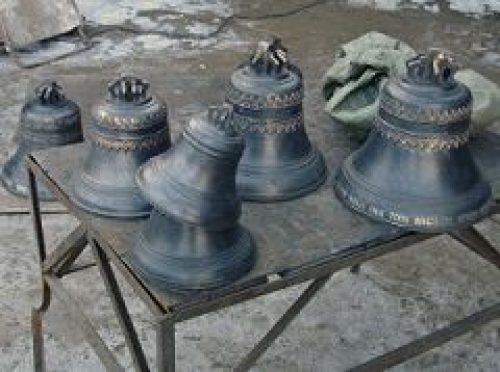 На колокололитейном заводе Владимира Шувалова было отлито 7 колоколов для строящегося храма свв. мчч. Анатолия и Протолеона на Братиславской