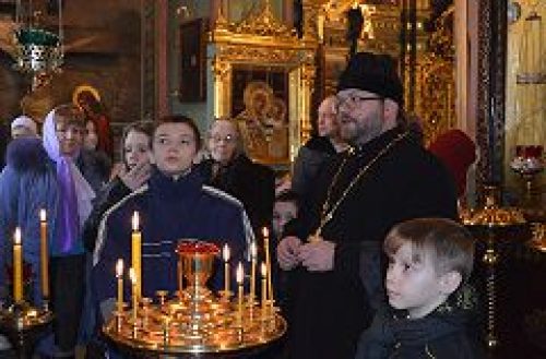 Воспитанники Переславль-Залесского санаторного детского дома посетили храм иконы Божией Матери «Знамение» в Аксиньино
