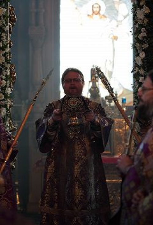 Епископ Подольский Тихон совершил Божественную литургию в храме Тихвинской иконы Божией Матери в Алексеевском