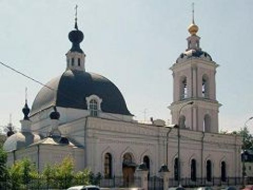Клирики храма святителя Николая в Покровском поздравили с праздником Пасхи ряд духовно окормляемых организаций