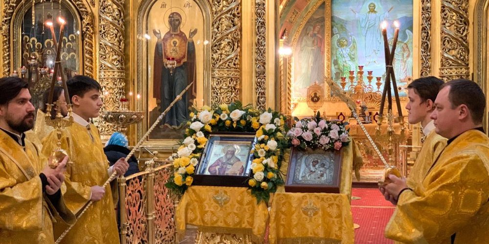 В день памяти свт. Алексия, митр. Московского епископ Павлово-Посадский Фома совершил литургию в Богоявленском соборе