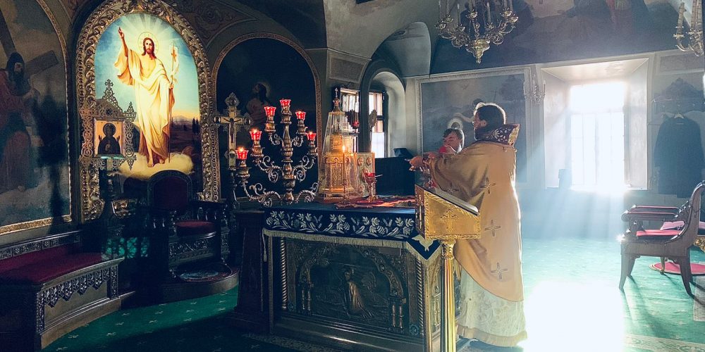 Литургию в храме святителя Николая в Хамовниках совершил епископ Одинцовский и Красногорский Фома