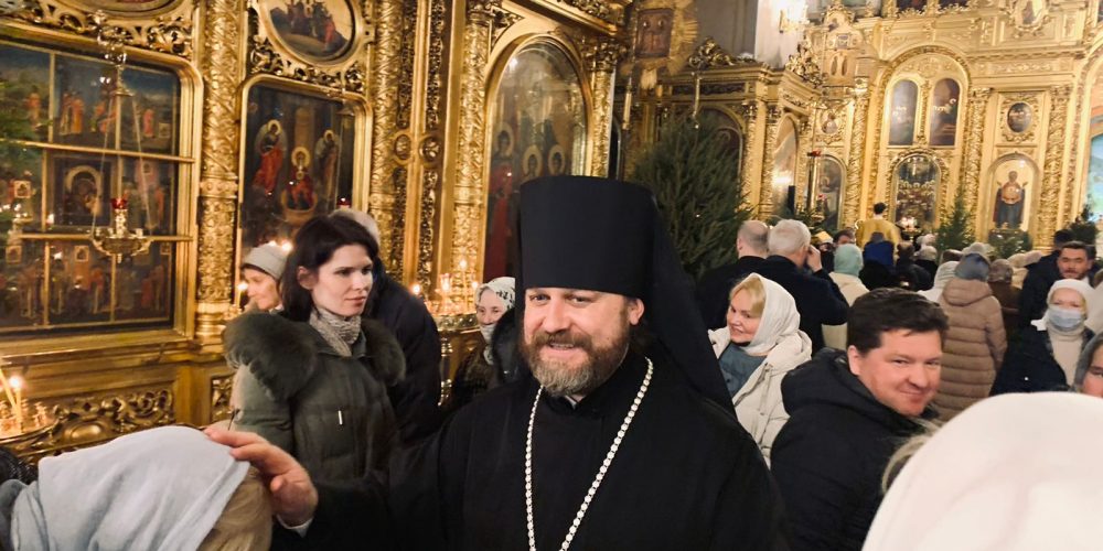 В Рождество Христово епископ Одинцовский и Красногорский Фома совершил Литургию в Богоявленском соборе