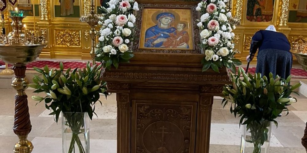 Престольный праздник встретили в храме иконы Божией Матери «Неувядаемый Цвет» в Рублево