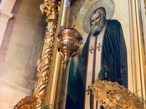 Литургию в день обретения мощей преподобного Серафима Саровского в Богоявленском соборе совершил епископ Фома
