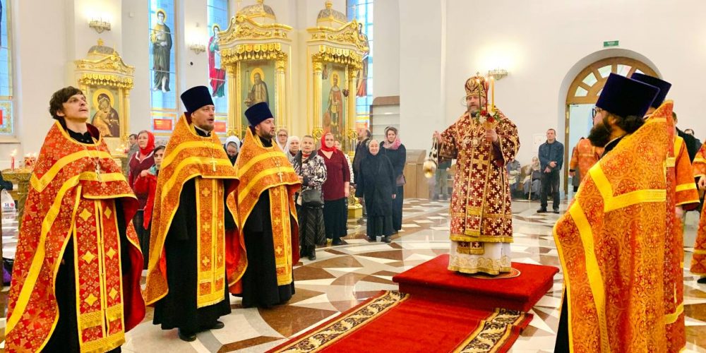 Всенощное бдение и Литургию совершил епископ Одинцовский и Красногорский Фома в Георгиевском соборе Одинцово