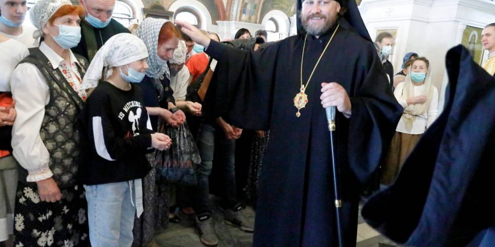 Епископ Фома возглавил Божественную литургию в Знаменском храме города Красногорска