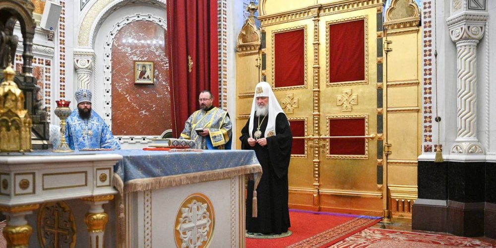 Епископ Фома сослужил Святейшему Патриарху Кириллу на всенощном бдении в канун Рождества Пресвятой Богородицы