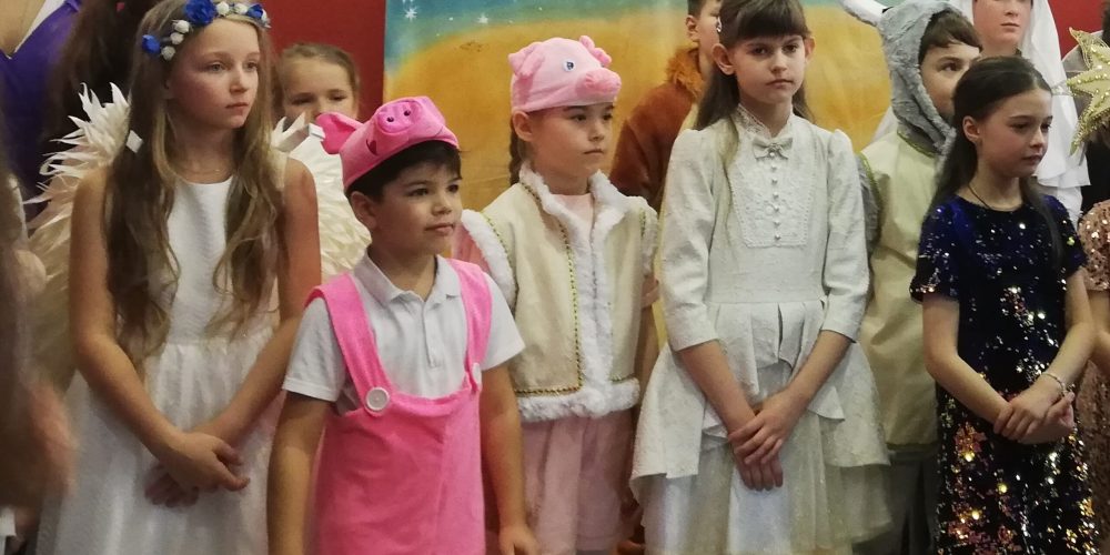 Воспитанники приходской детской воскресной школы «Одигитрия» представили праздничный концерт