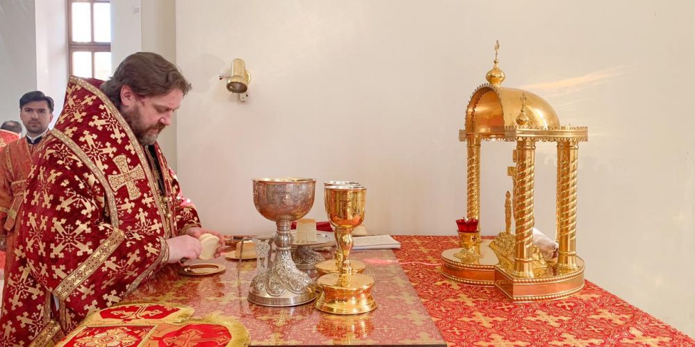 Литургию в малый престольный праздник в Георгиевском соборе в Одинцове возглавил епископ Фома