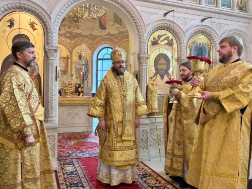 В торжественных мероприятиях в день празднования 870-летия города Звенигорода принял епископ Фома