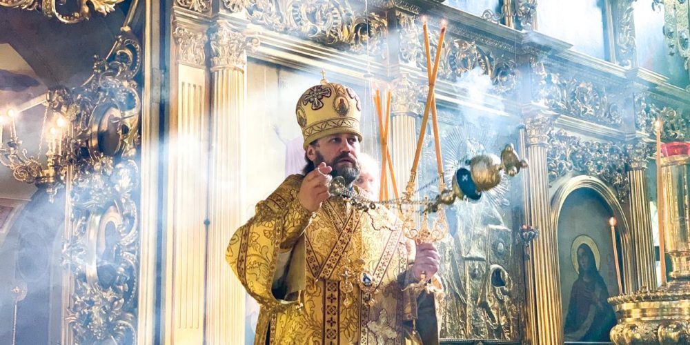 Божественную литургию в храме свт. Николая в Хамовниках совершил епископ Павлово-Посадский Фома
