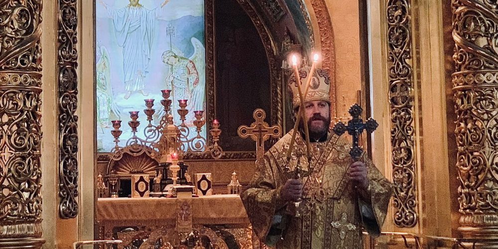 В день памяти апостола Андрея епископ Фома совершил Литургию в Богоявленском соборе