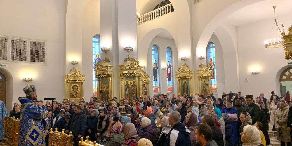 Епископ Одинцовский и Красногорский Фома совершил Божественную литургию в Георгиевском соборе города Одинцово