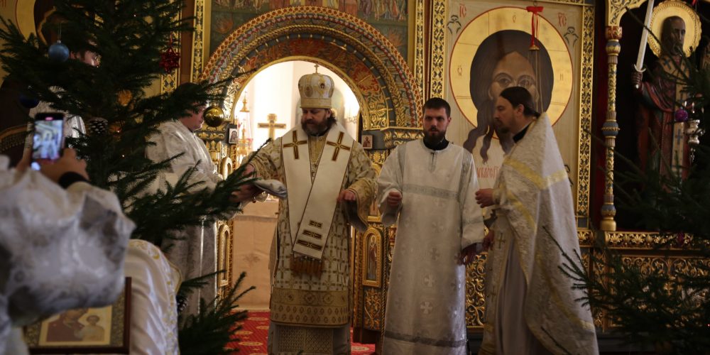 Архиепископ Одинцовский и Красногорский Фома совершил Божественную литургию в Никольском соборе г. Можайска