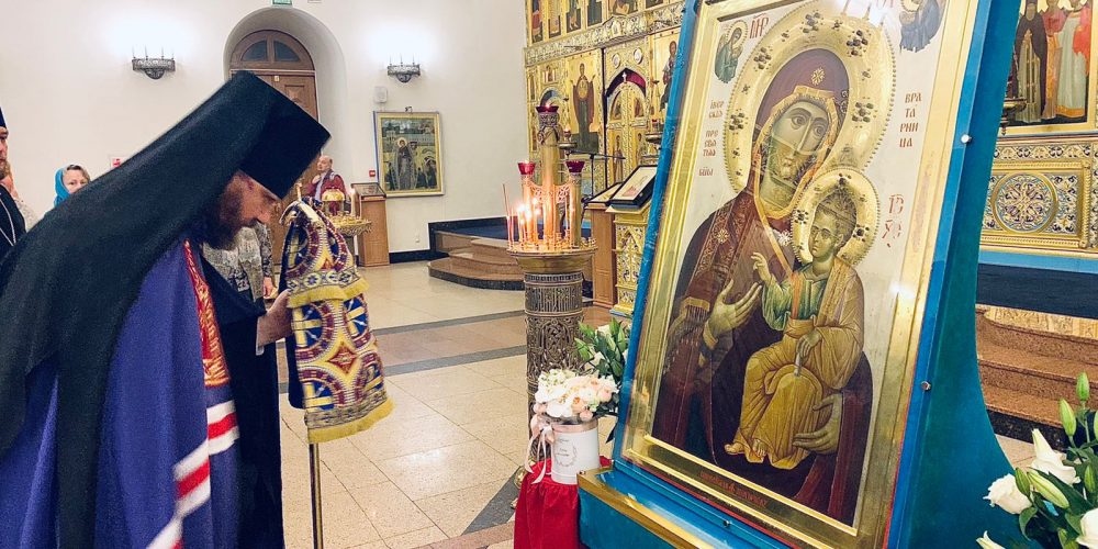 Всенощное бдение в Георгиевском соборе Одинцова накануне  праздника Иверской иконы Богородицы совершил владыка Фома
