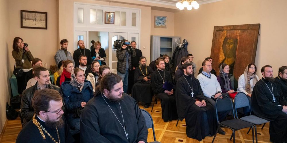 В храме Рождества Богородицы в Крылатском состоялось заседание совета молодежного отдела Западного викариатства