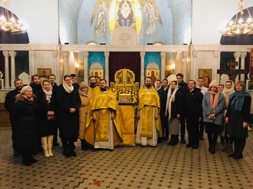 Добровольцы Западного викариатства приняли участие в молебеном пении блаженной Матроне Московской