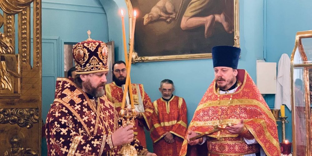 Епископ Фома совершил Литургию в престольный праздник в храме Никиты мученика