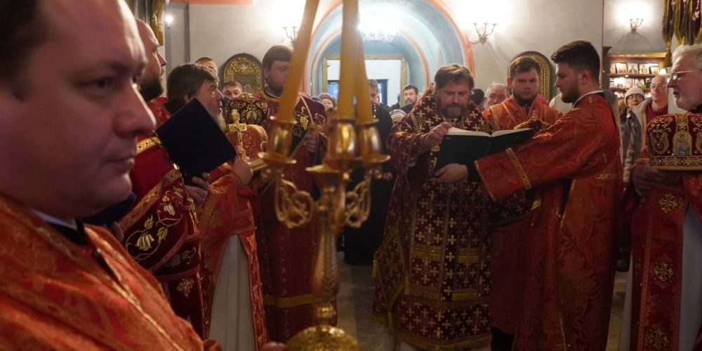 Епископ Фома совершил Литургию в престольный праздник в храме вмч. Димитрия Солунского Рузского городского округа