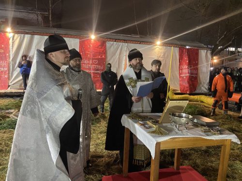 Архиепископ Одинцовский и Красногорский Фома освятил иордань в Крещенский сочельник