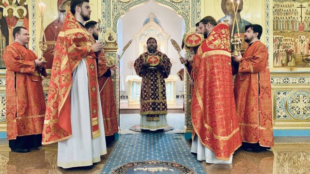 В Неделю о мытаре и фарисее архиепископ Фома совершил Литургию в Георгиевском соборе г. Одинцово